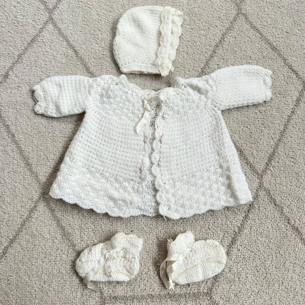 Vintage Hand-Crocheted Baby Set With Bonnet & Booties Pink Embroidered Flowers S